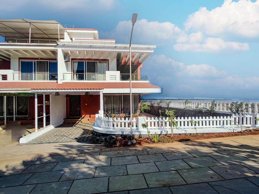 Eminent Pool Villa 4 BHK Lonavala view 3
