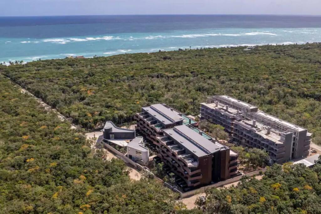 1BR con entrada gratuita club de playa hábitas view 4