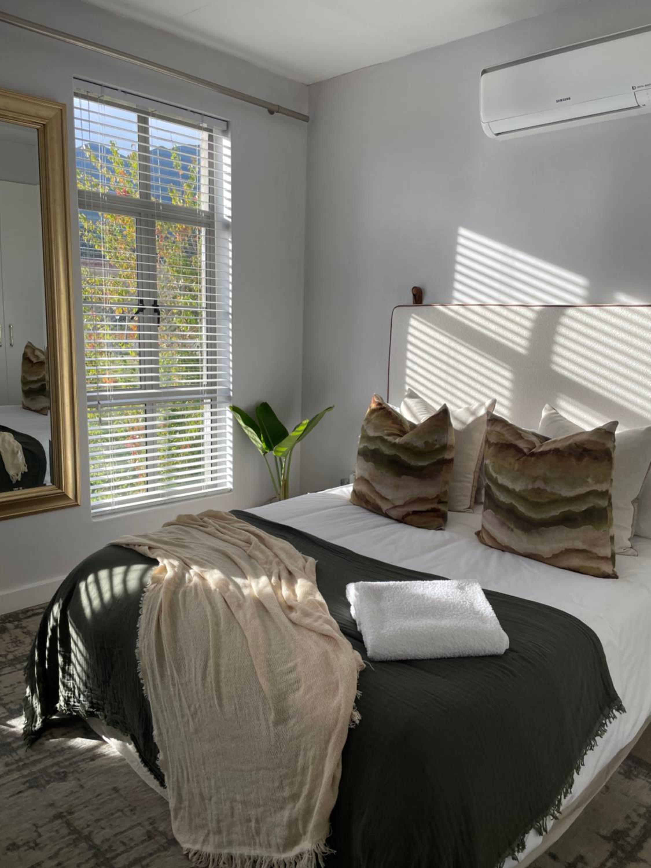 Lush garden 3 bedroom house
