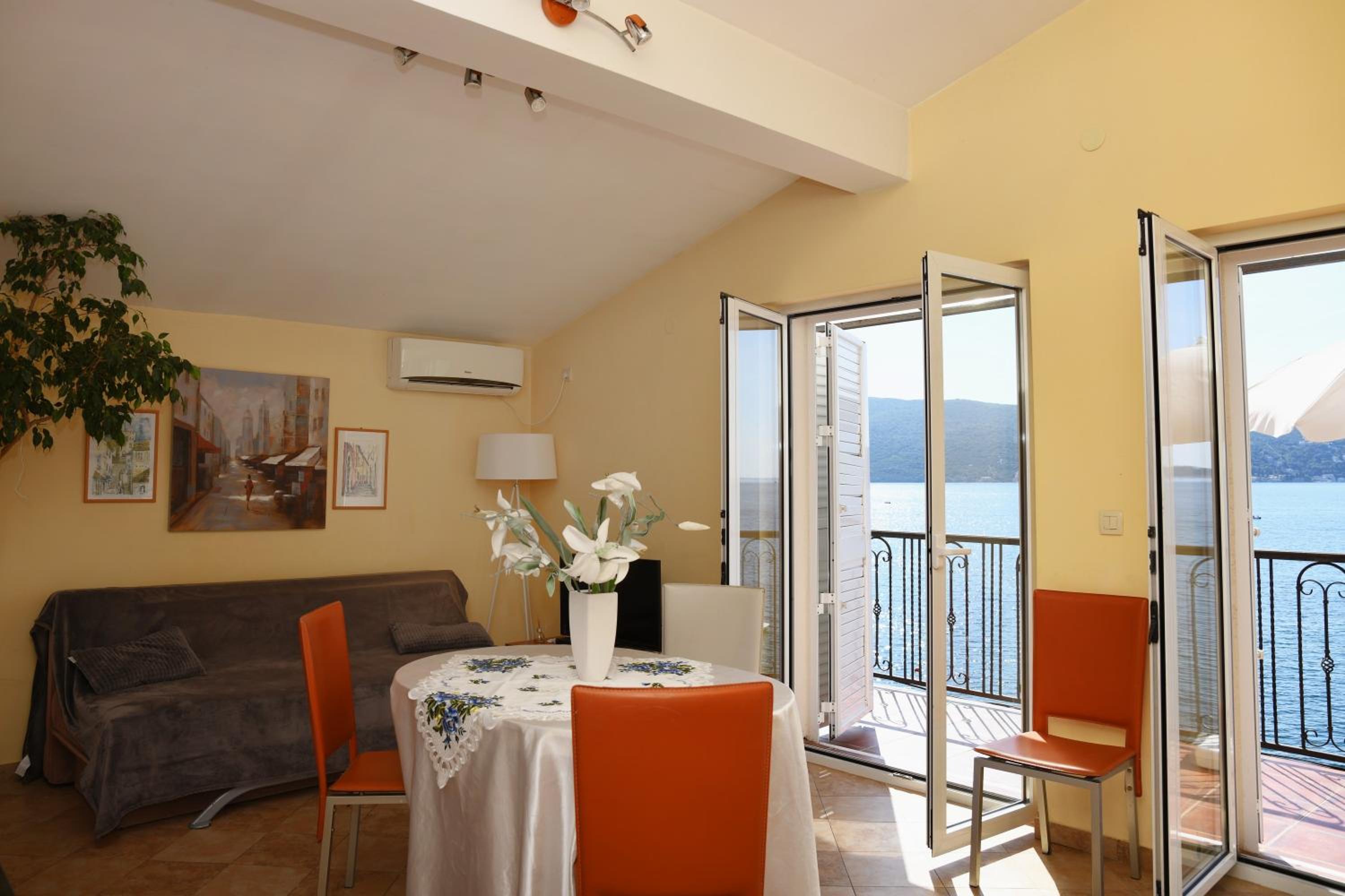 Vila Lux Tamara view 3