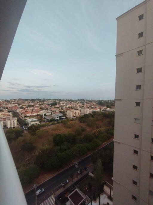 Apartamento mobiliado e completo para sua estadia