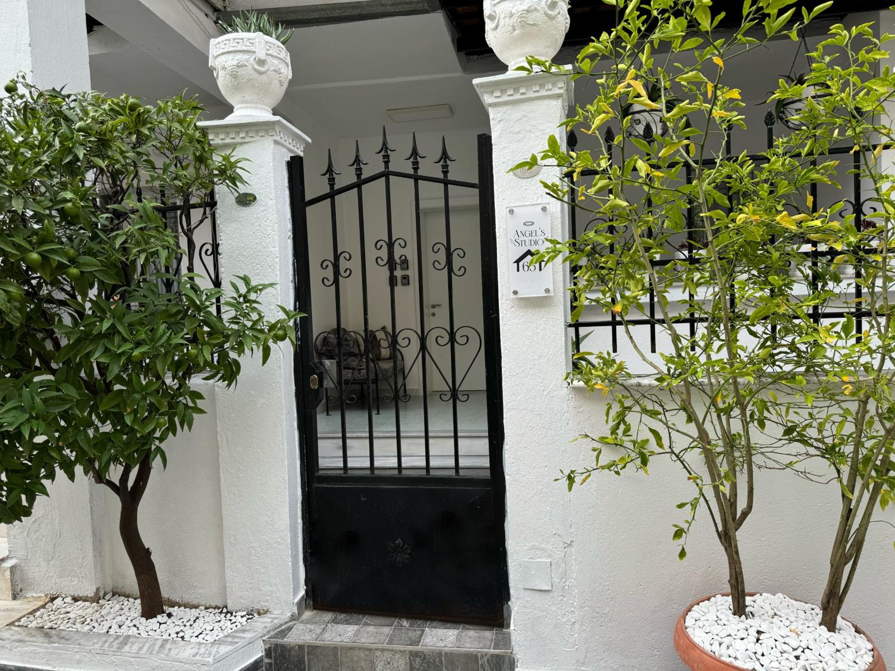 Angel's Studio Apartments