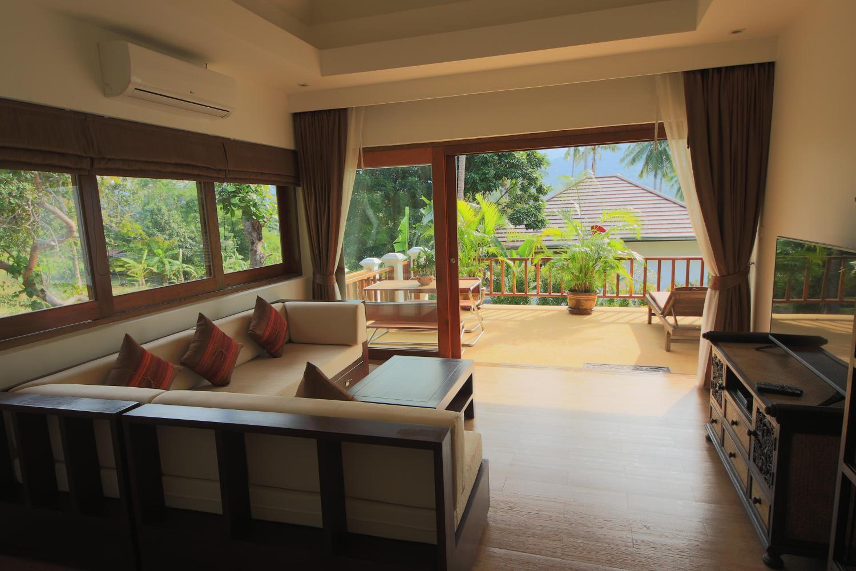 Tropical Season Villa Resort
