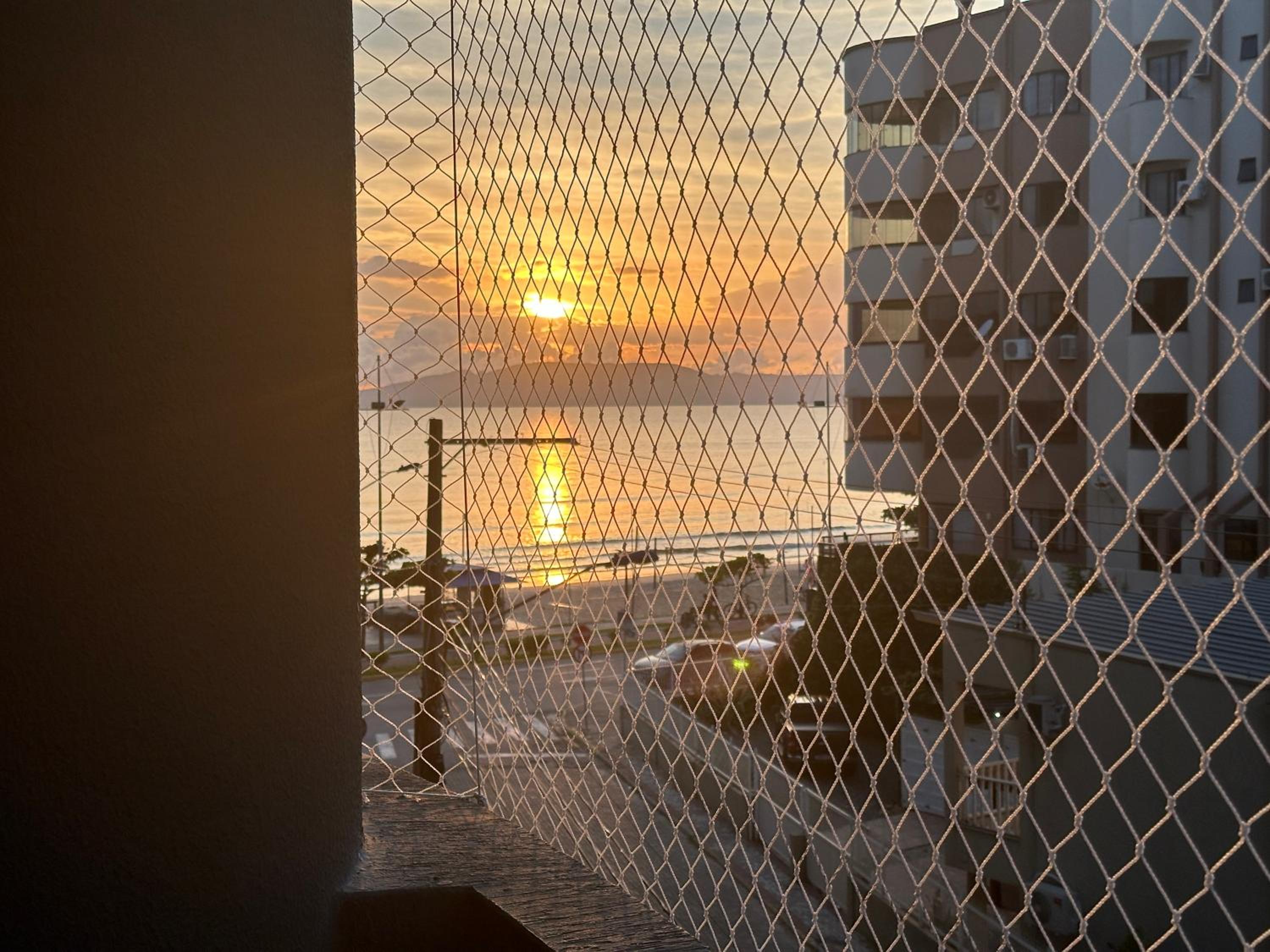 Sea Breeze - Brisa do Mar - Pé na Areia em Itapema