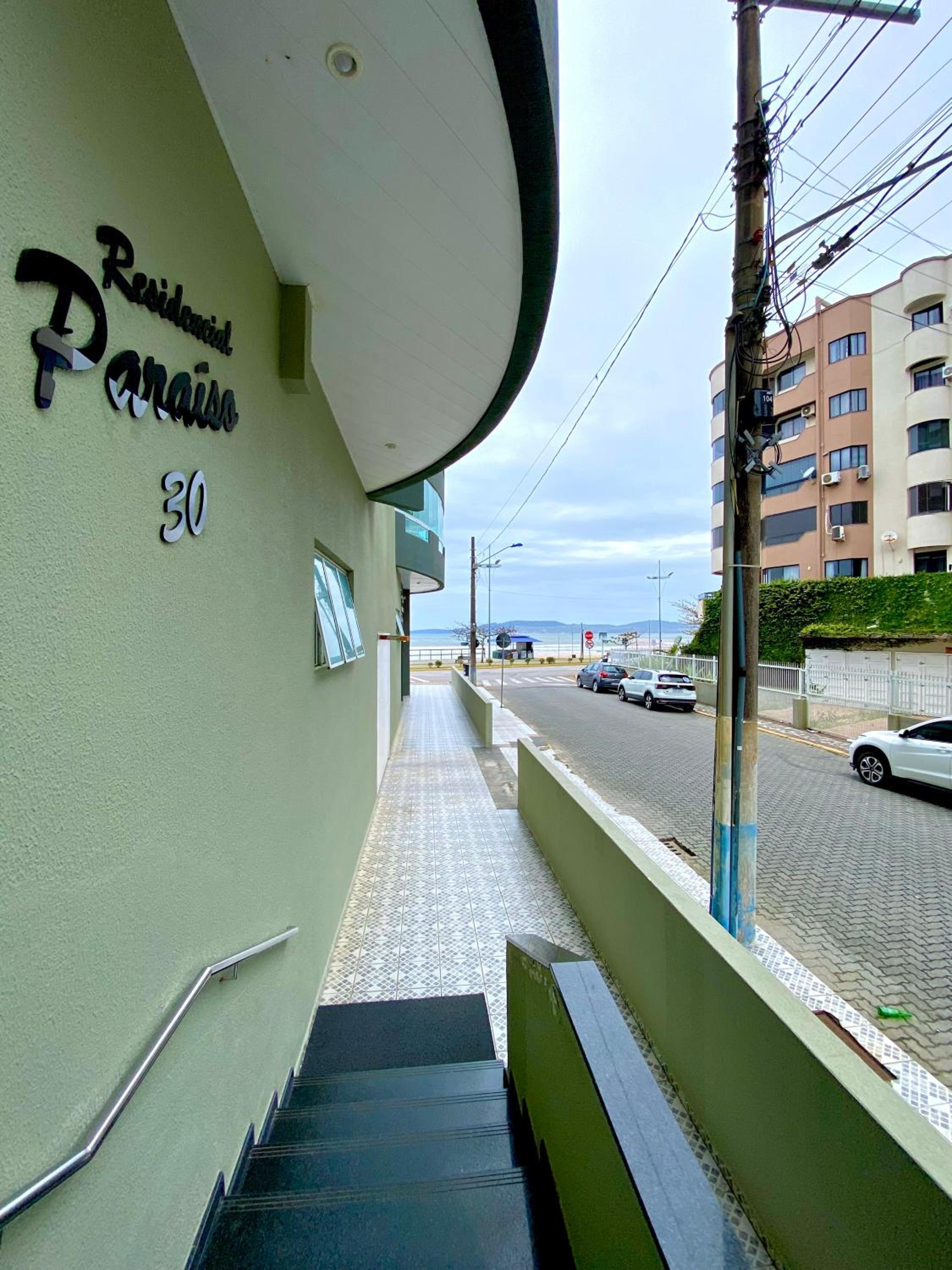 Sea Breeze - Brisa do Mar - Pé na Areia em Itapema