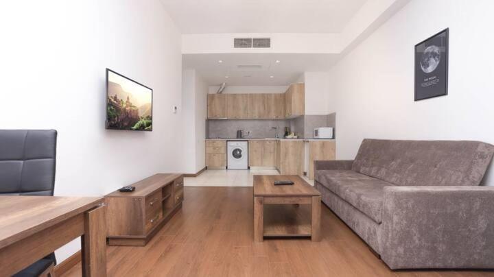 Black Cat apartments