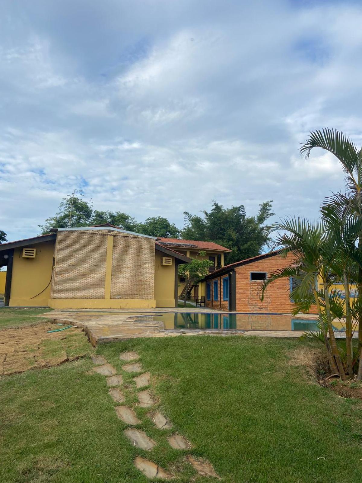 POUSADA PEQUIZEIRO