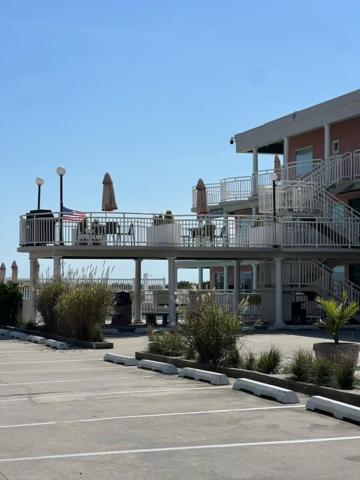 Coliseum Ocean Resort