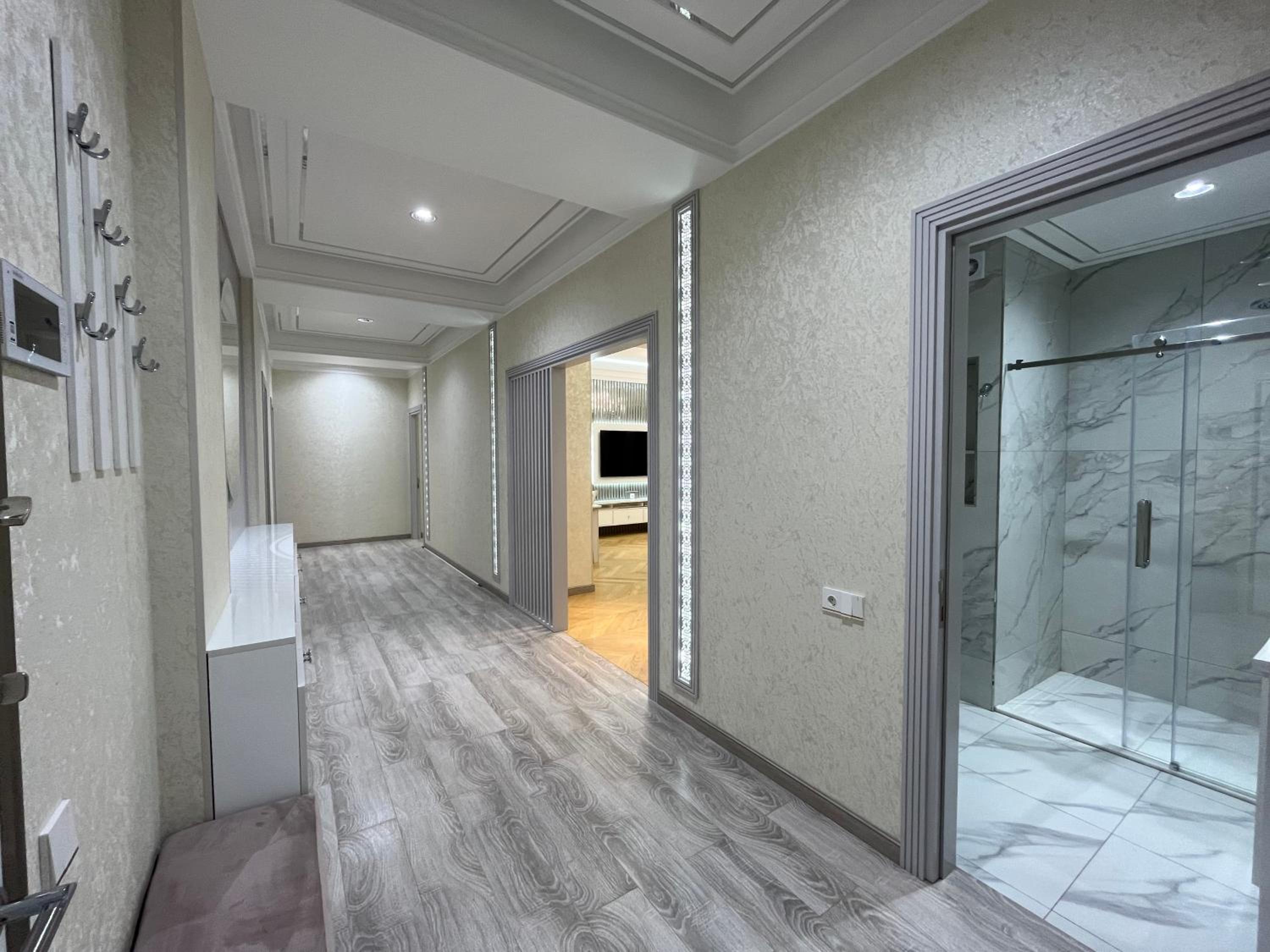 White City Apartment
