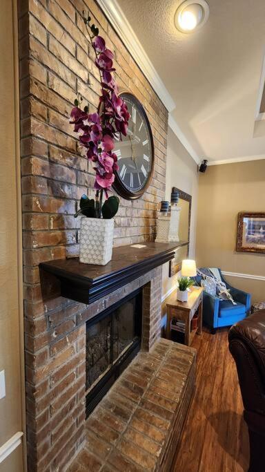 Magnificent Home, Game-room, Close to Everything view 2