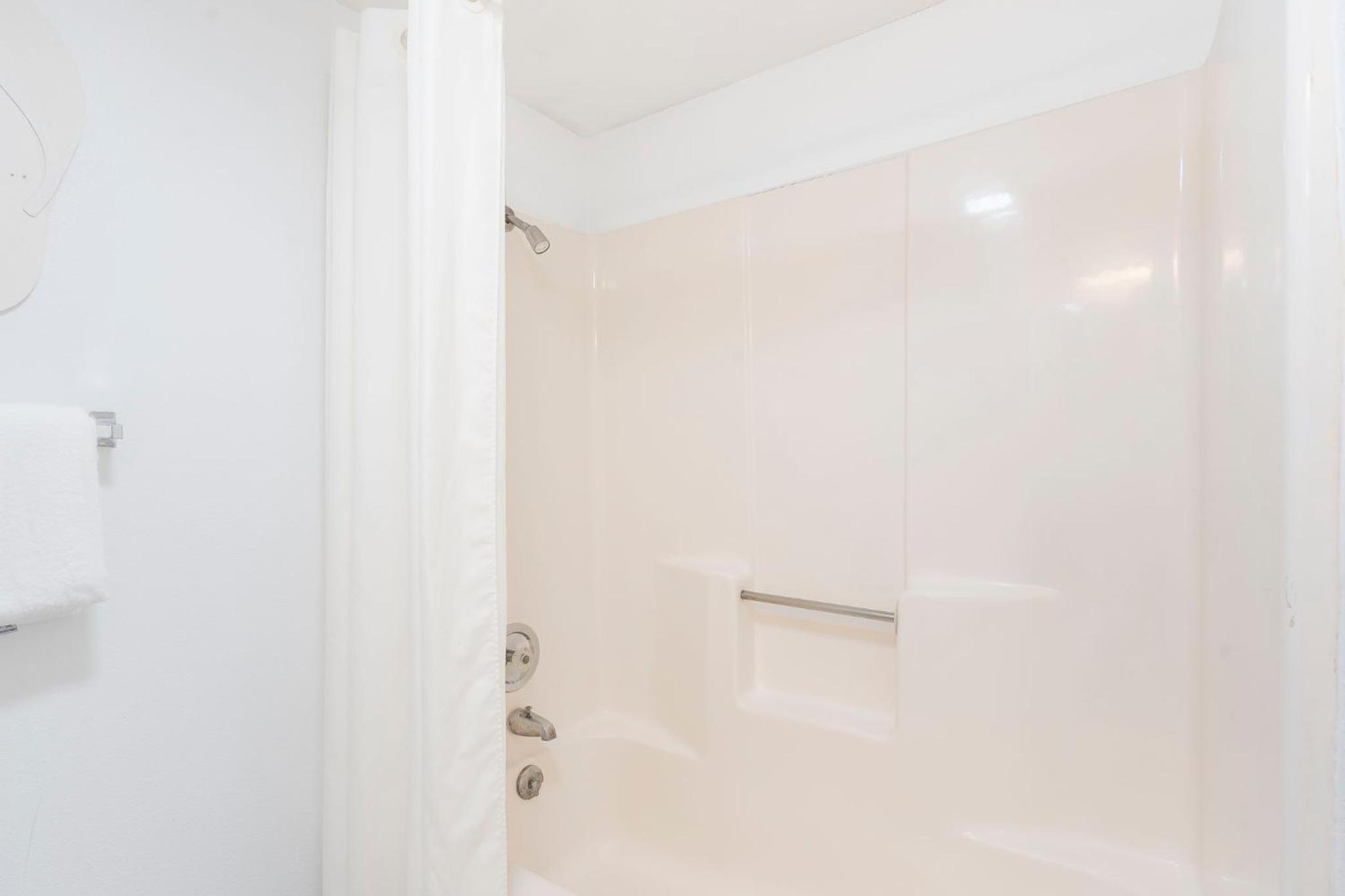 2 Decks Overlooking Launch Pad-Free Daily Tickets-Great Location with Community Amenities!