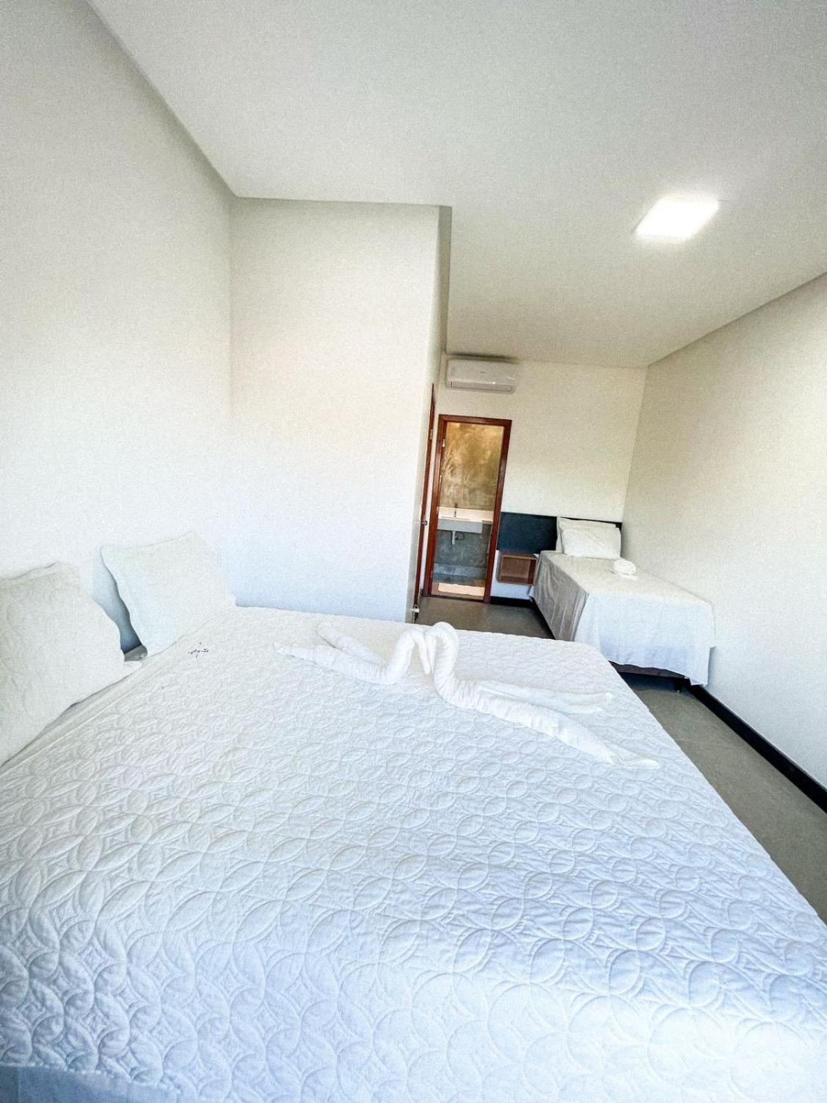 A1 3 quartos sala coz var frente piscina · Alicena MUTA Ap A1