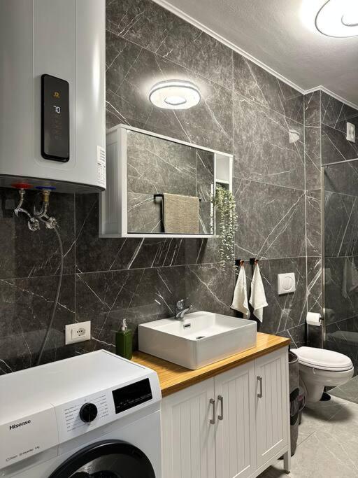 Monique Luxury Apartment