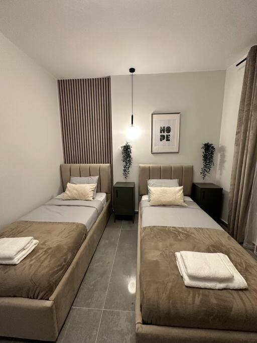 Monique Luxury Apartment
