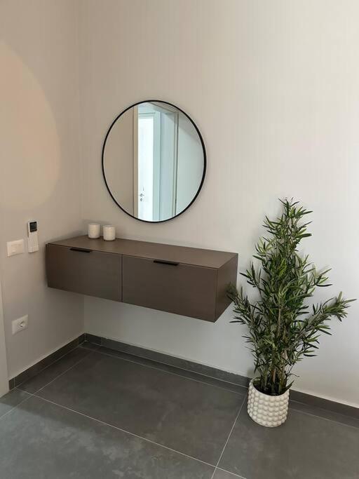 Monique Luxury Apartment