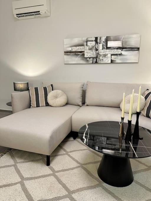 Monique Luxury Apartment