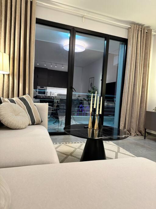 Monique Luxury Apartment