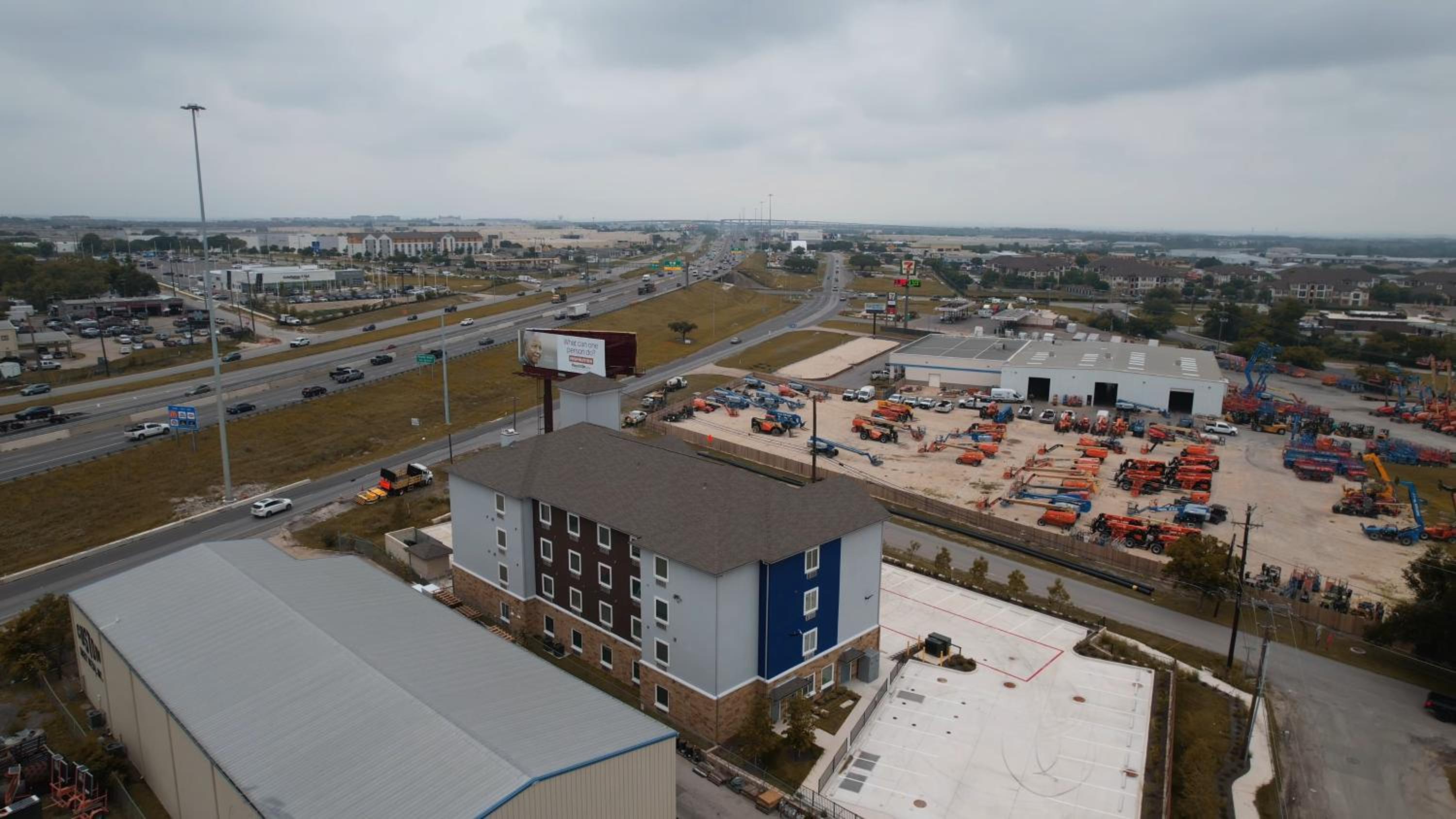 Texas Bungalows Hotel and Hotel Que at i35 Austin Pflugerville view 4