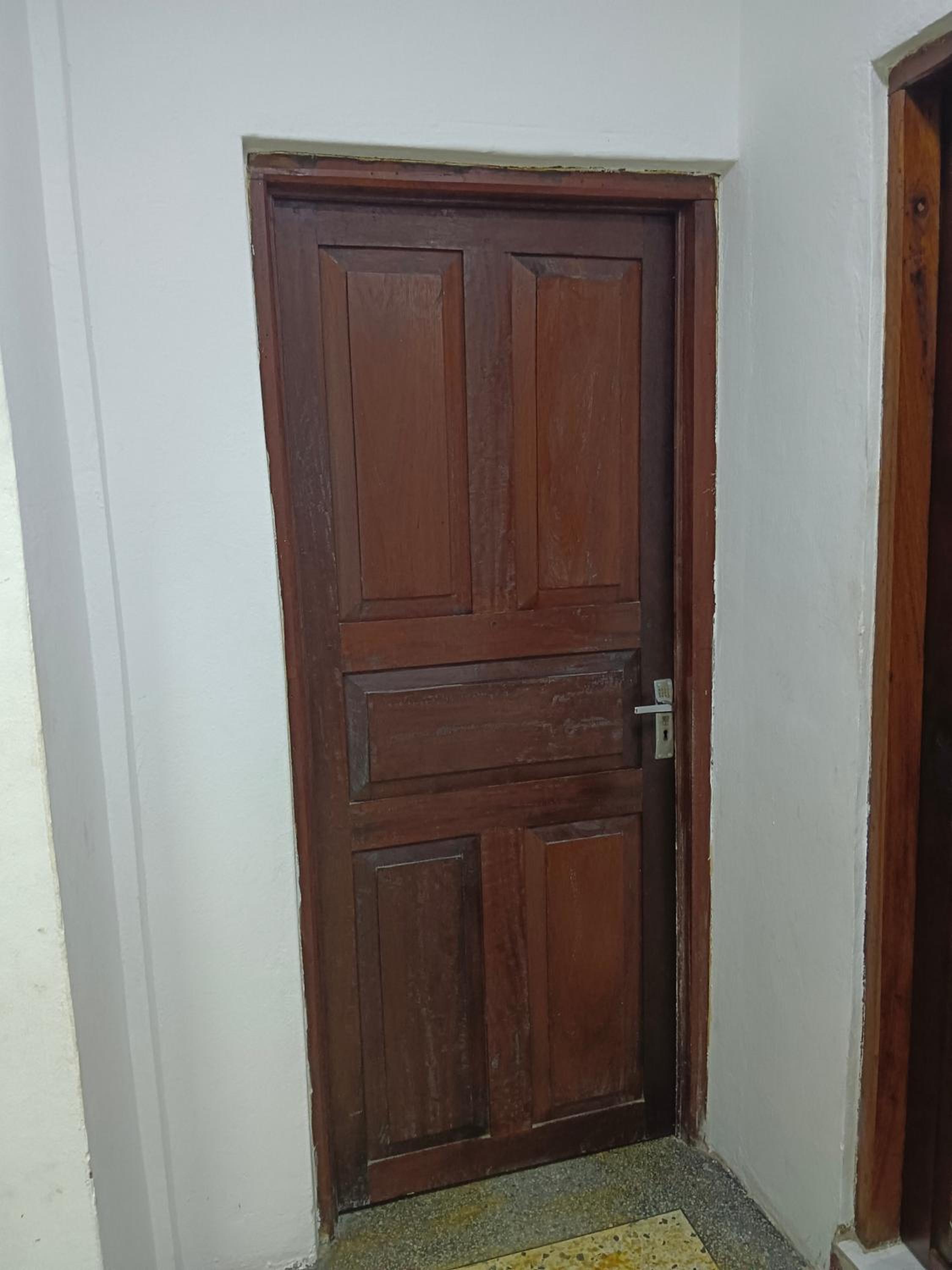 Luhasa second floor apartment