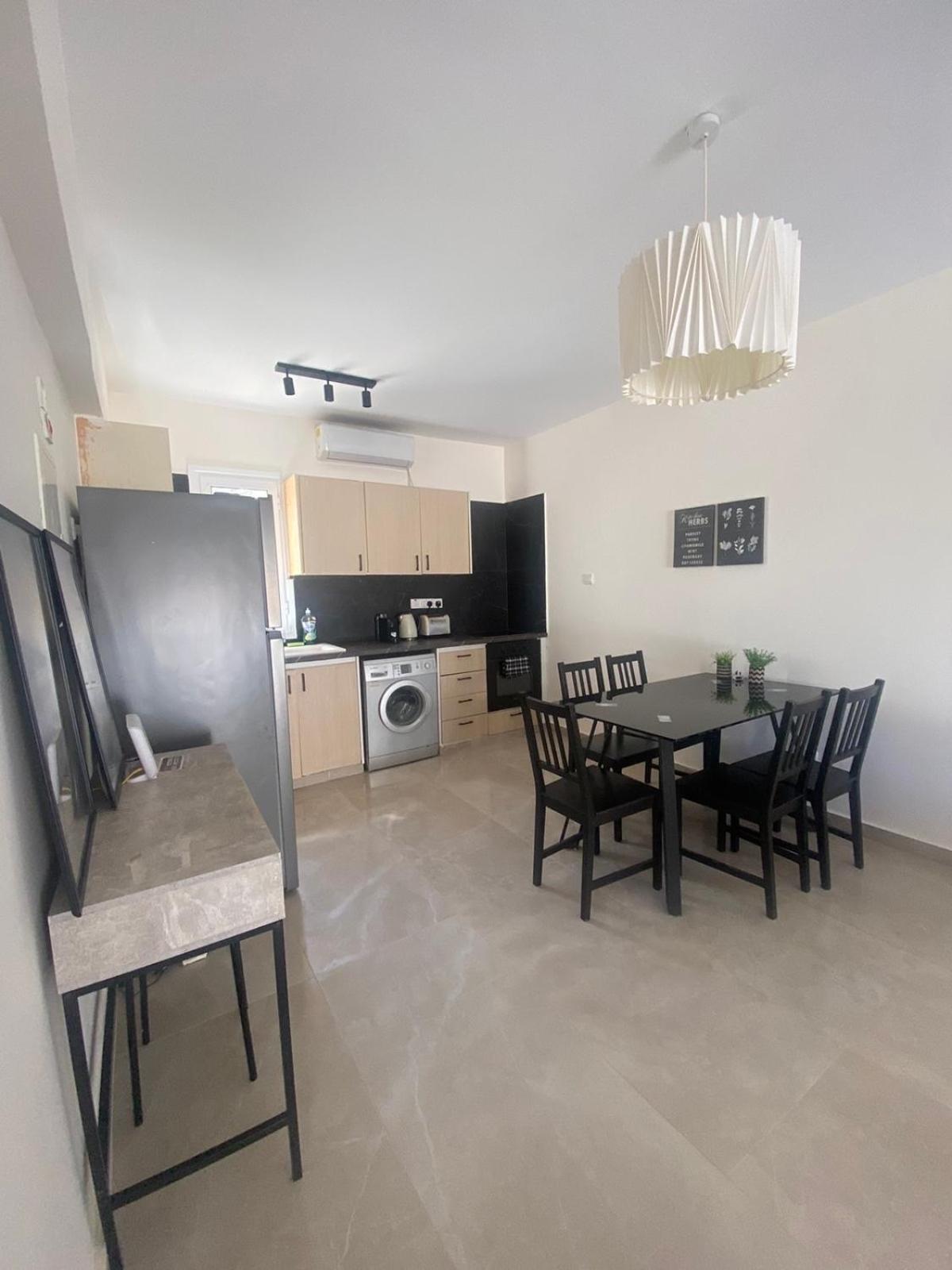 Mari House-close to the beach