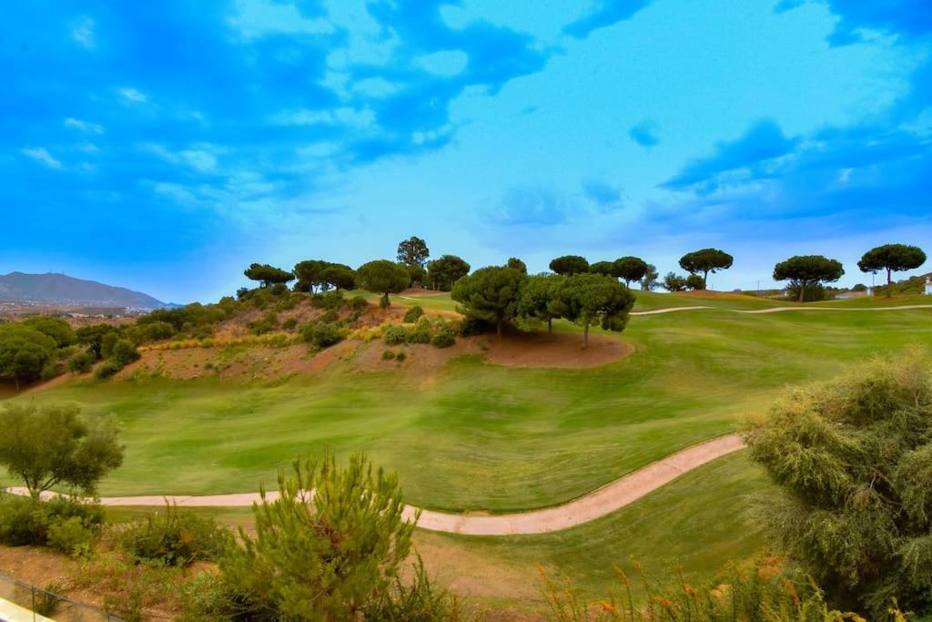 Appart de standing Piscine Superbe vue golf