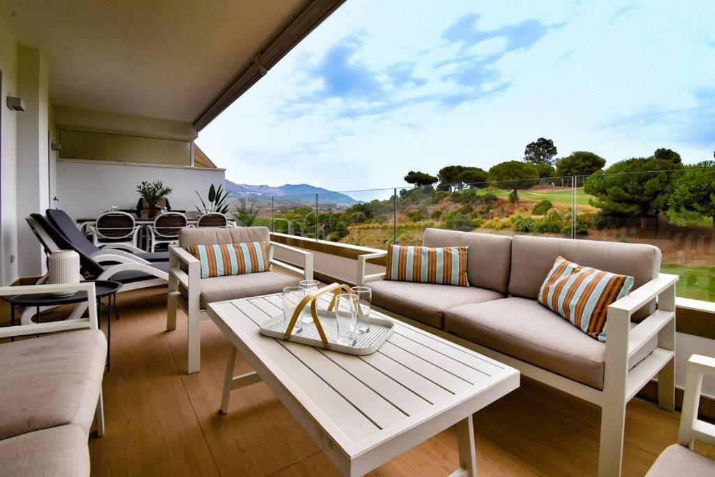 Appart de standing Piscine Superbe vue golf