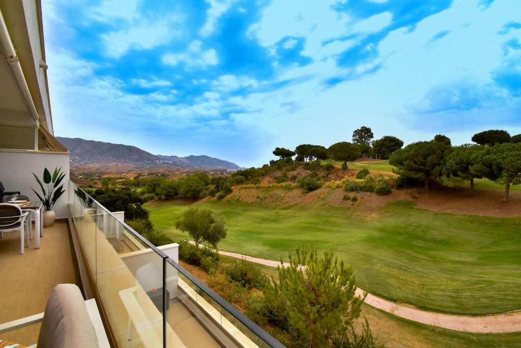 Appart de standing Piscine Superbe vue golf