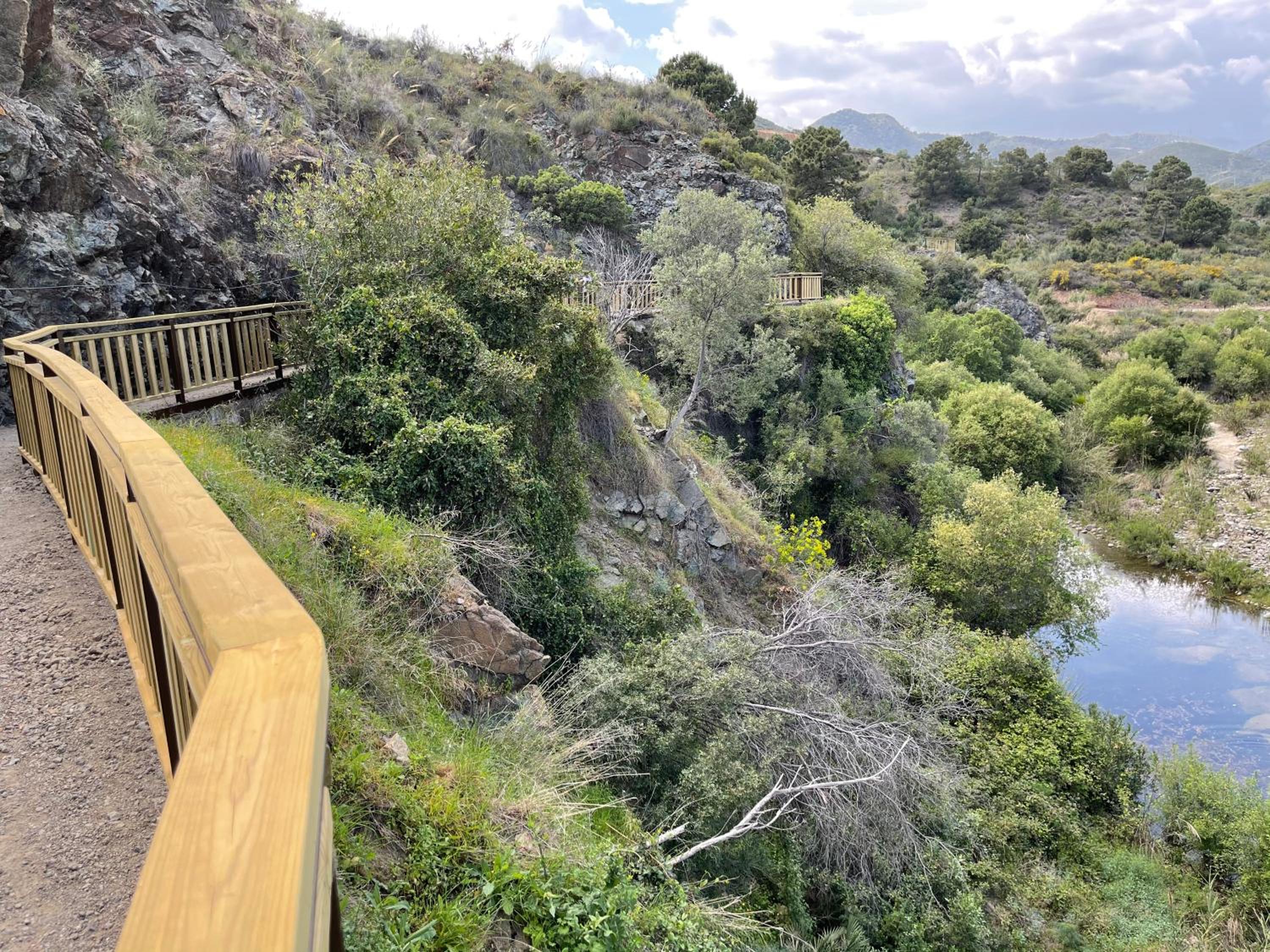 Views beach golf btw Benahavis Marbella & Estepona photo 5