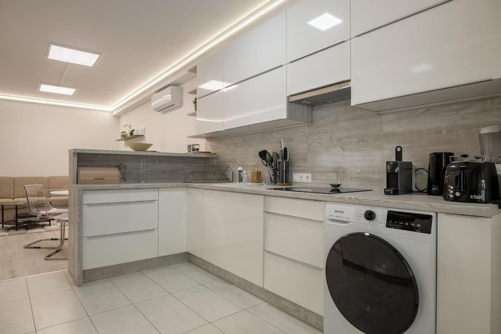 KV Luxury Apartman view 2