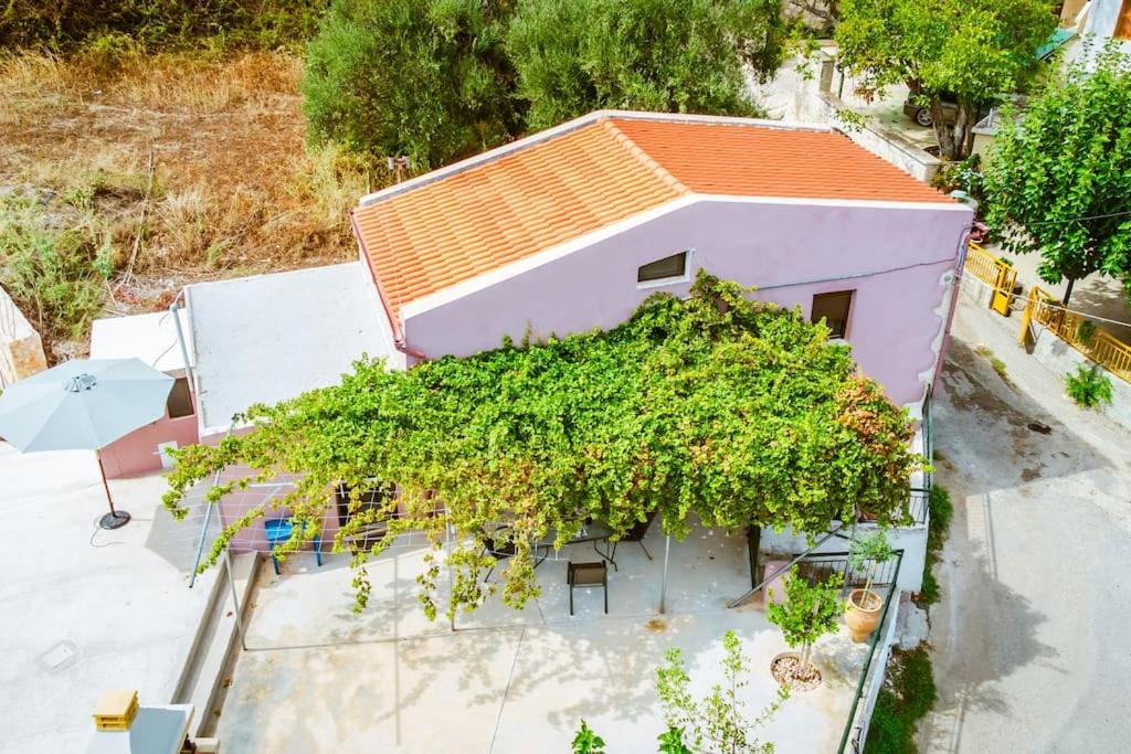 Xanthippi's Traditional House in Pemonia view 2
