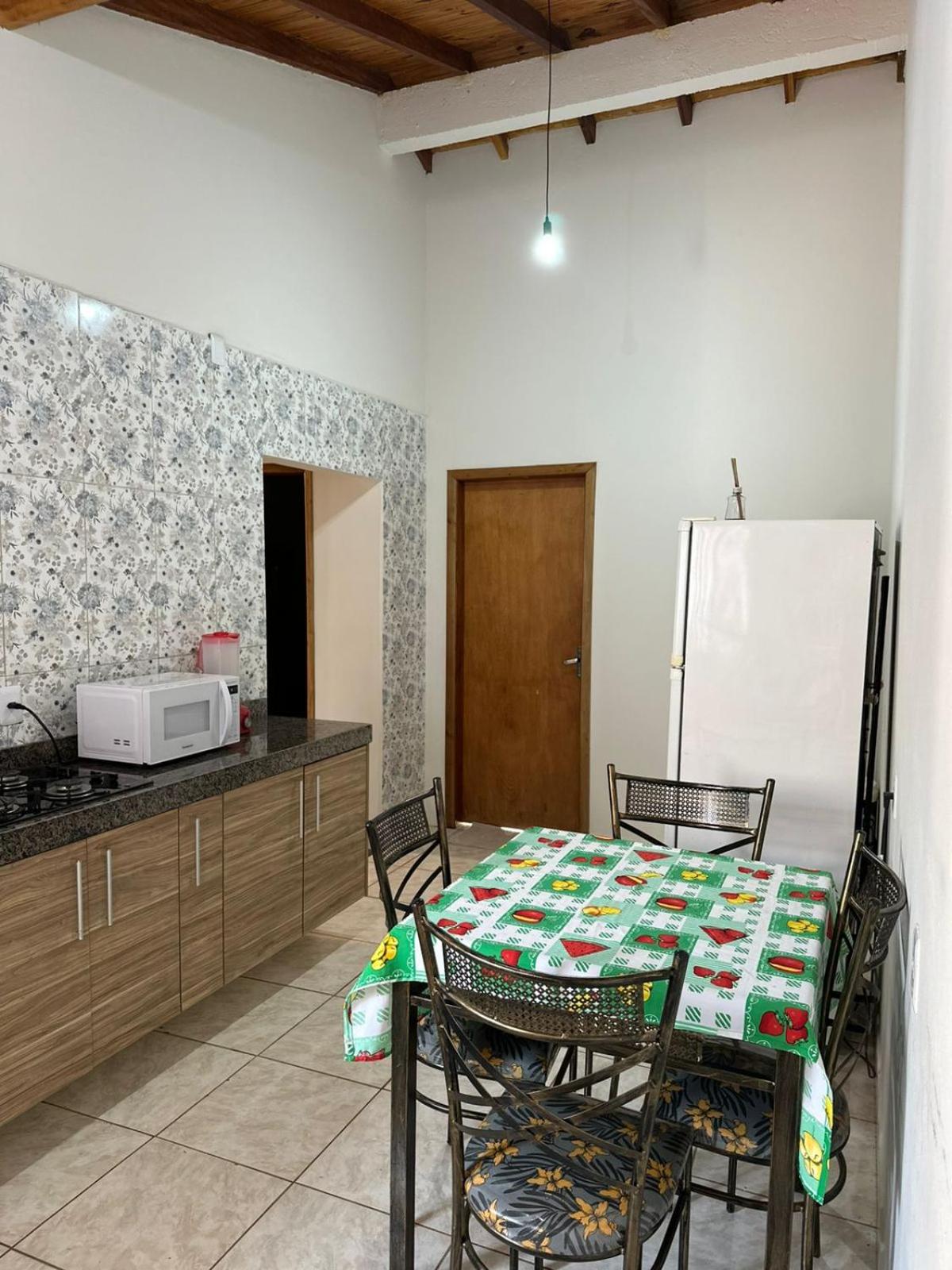 Casa grande com Piscina e Churrasqueira