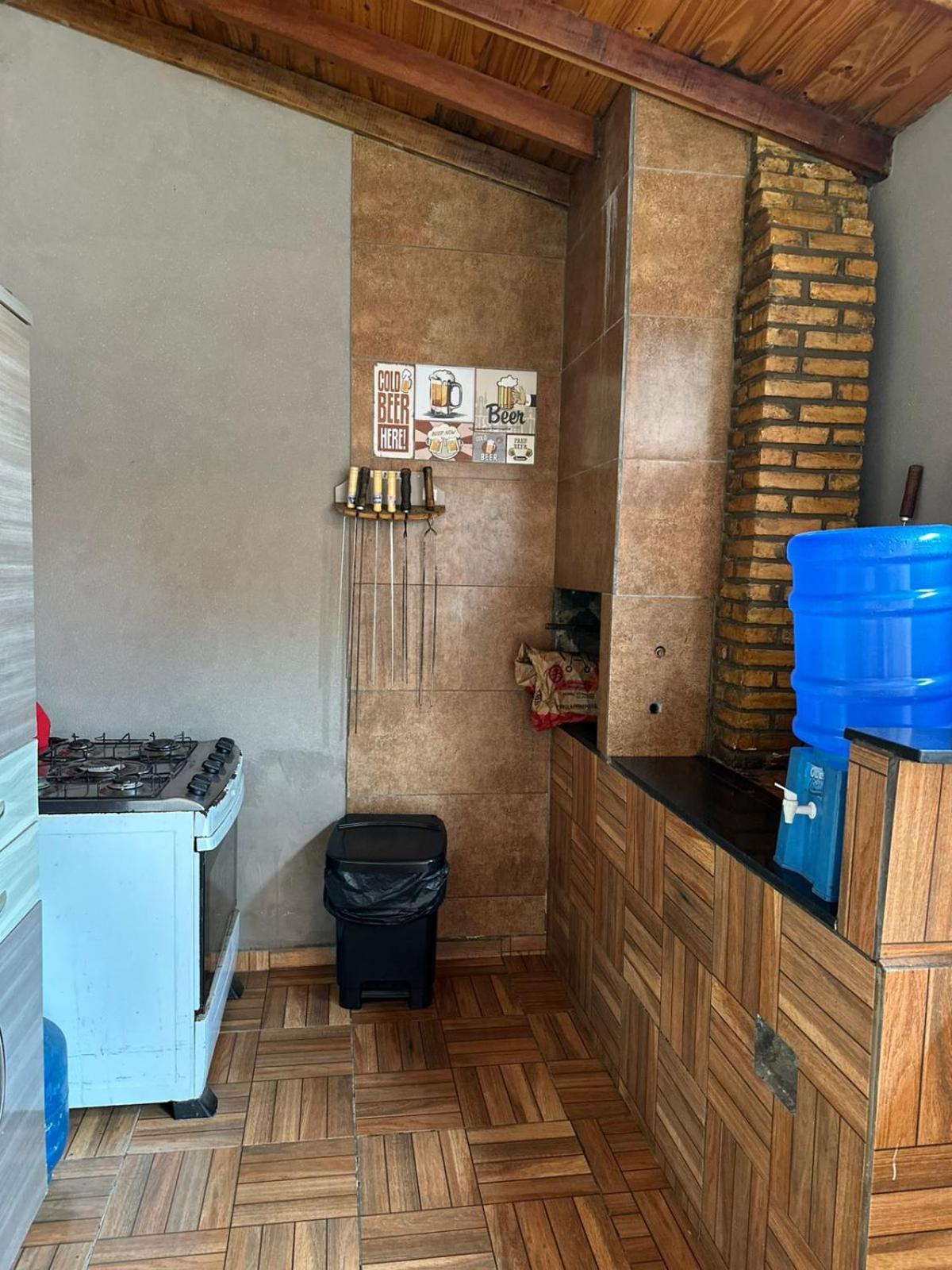 Casa grande com Piscina e Churrasqueira