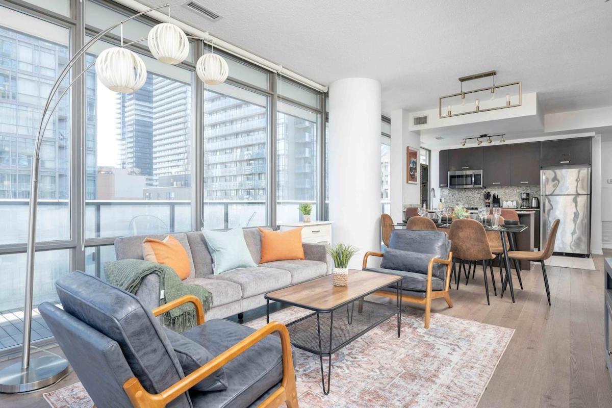 Beautiful 2BR 2BA w 4 Beds Near Yorkville Bloor