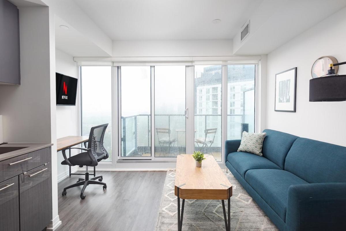 Spacious Studio w View Steps from Eatons & TMU