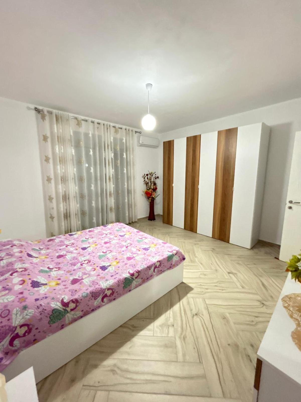 Seashell Apartment