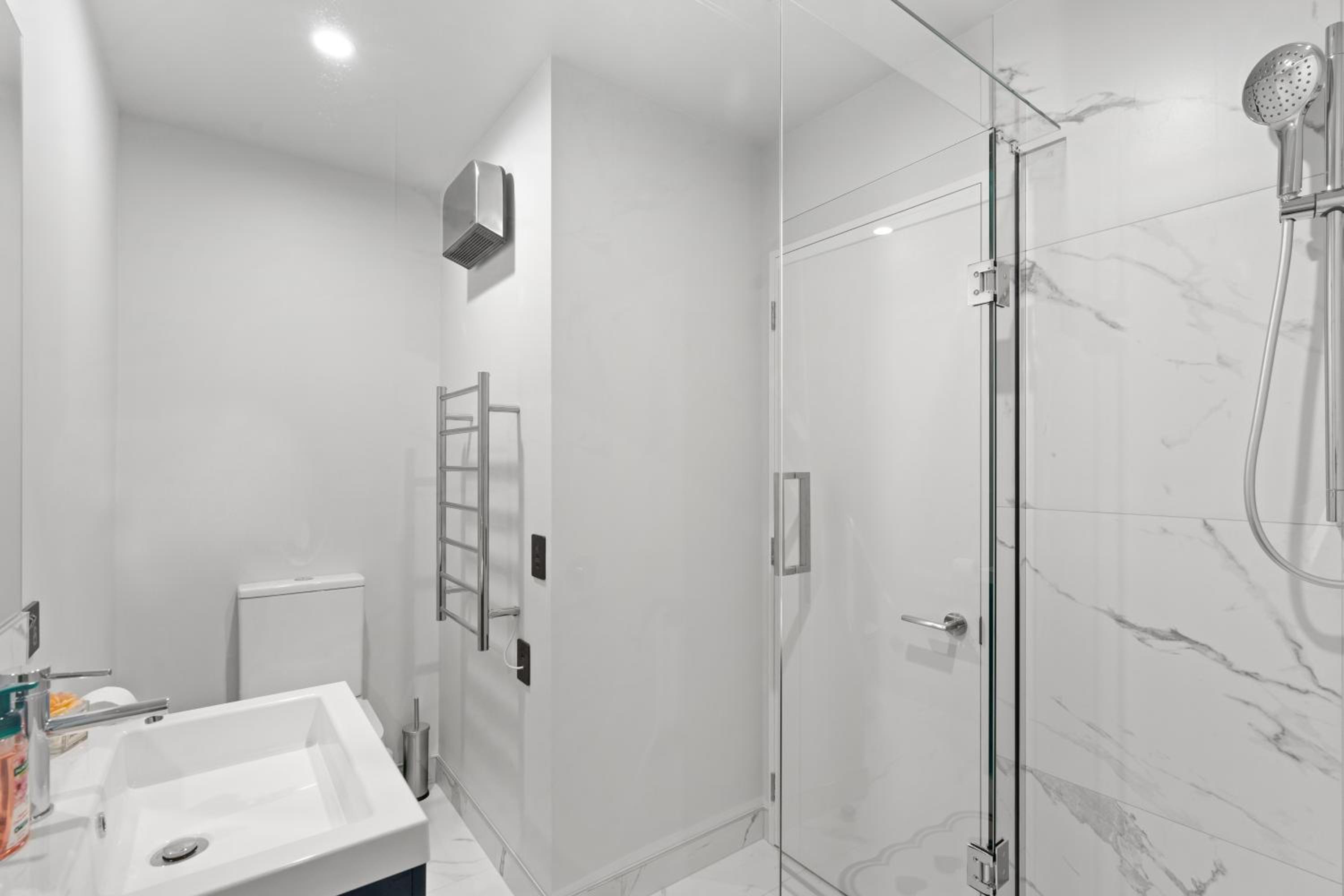 Lovely 2BR Home close to Center view 2