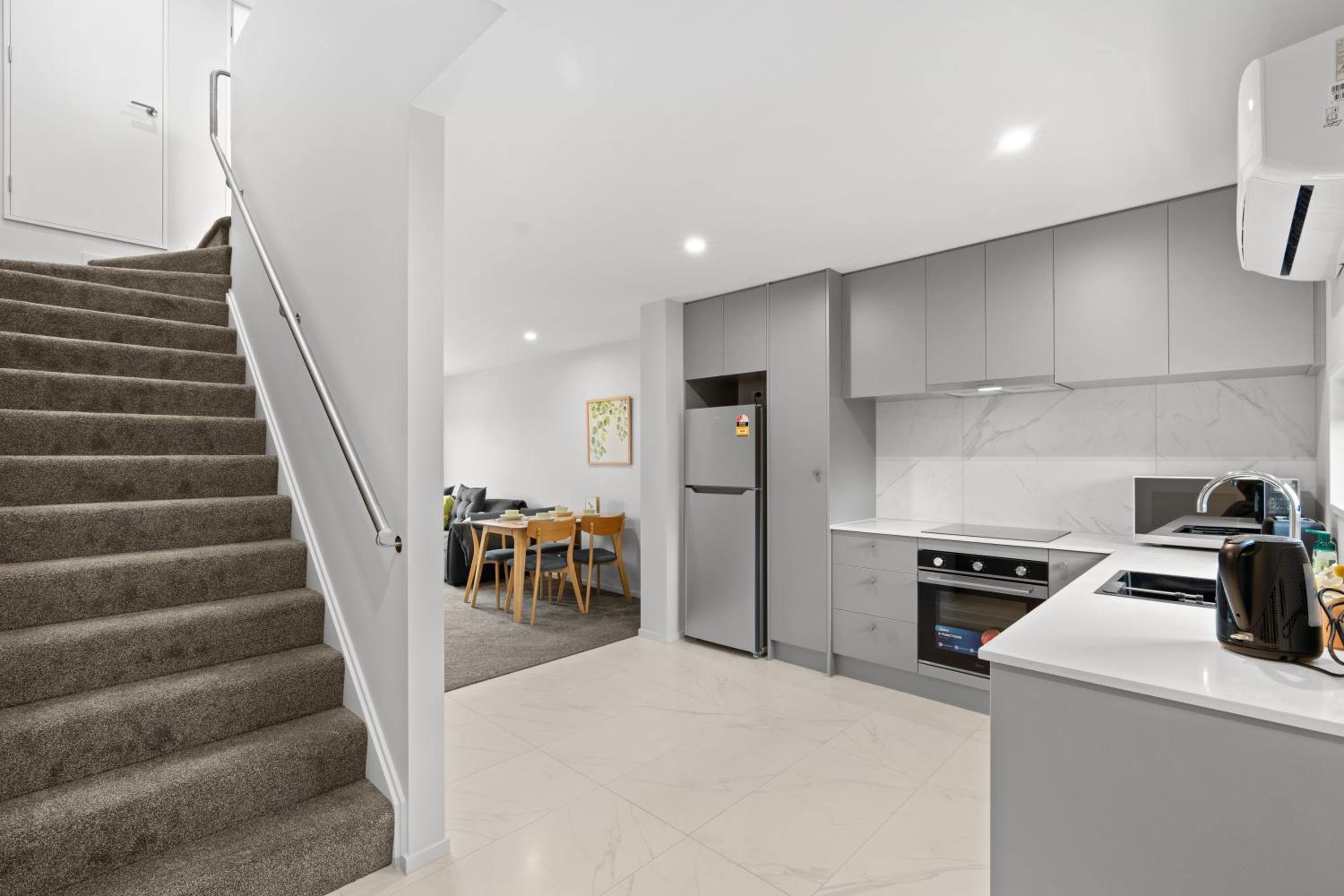 Lovely 2BR Home close to Center view 4