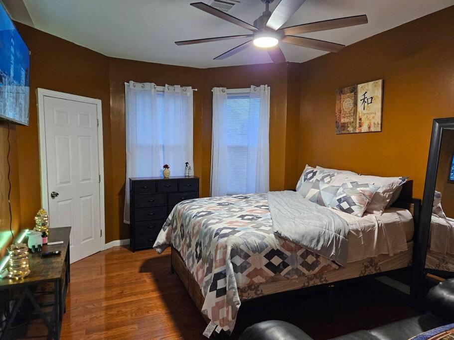 Large 3 BRM 2 Bath Near EWR NYC view 2