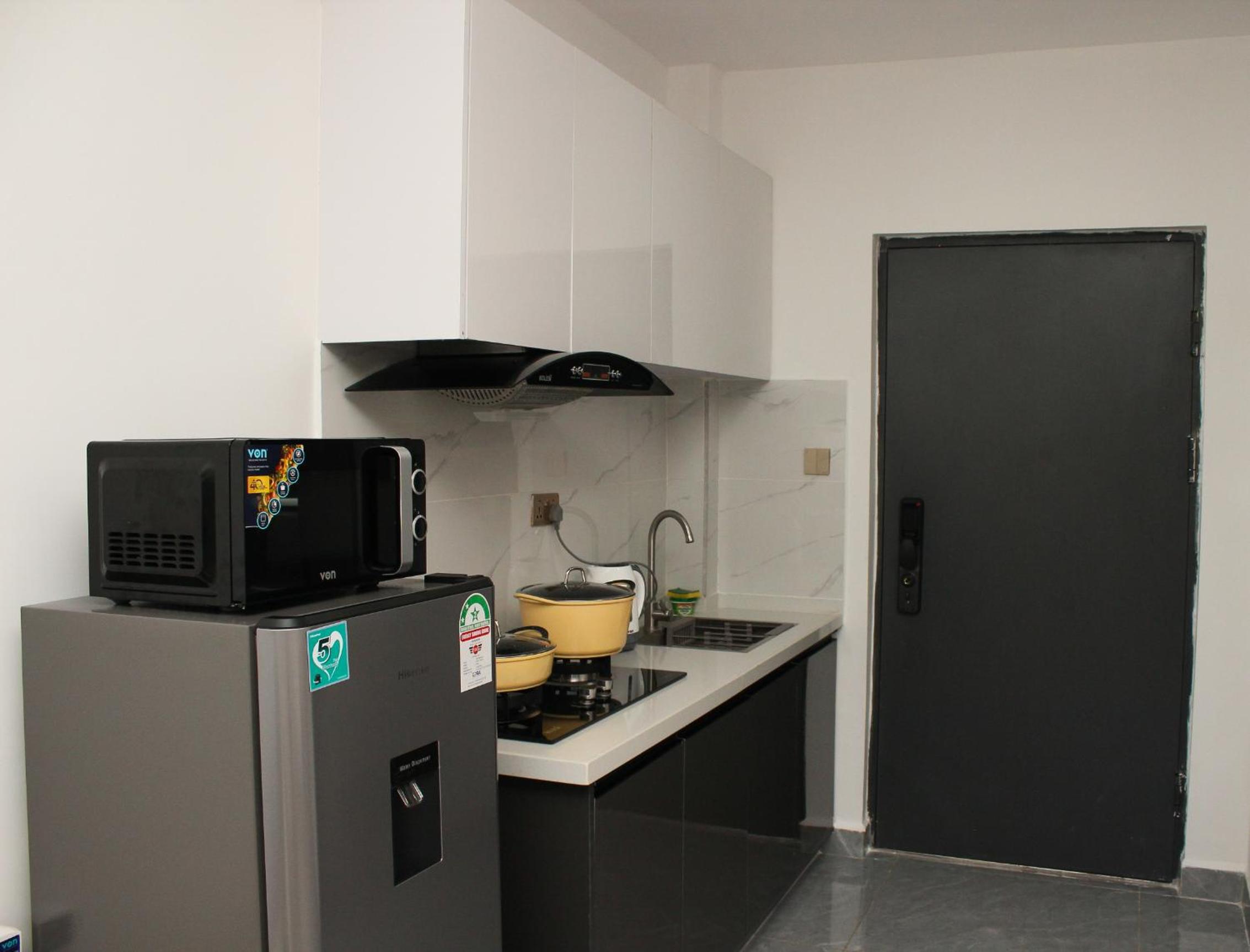Studio in Kileleshwa with Gym, Pool, Netflix, Washer