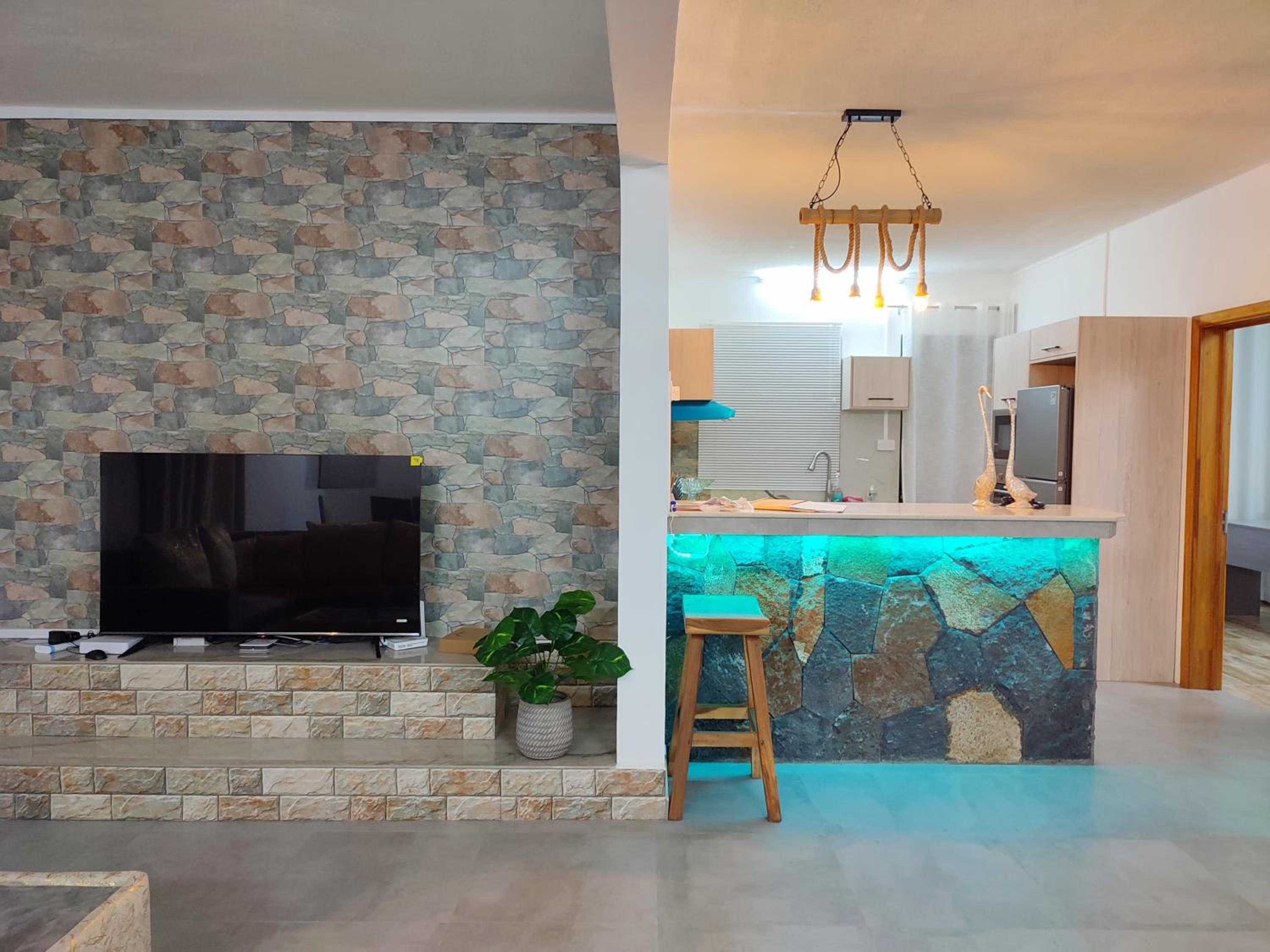 Spacious 4 Bed Villa with BBQ, Pool & Parking Grand Baie view 5