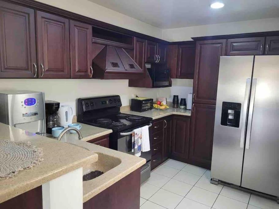 Lindo apartamento en zona muy exclusiva de Escazú