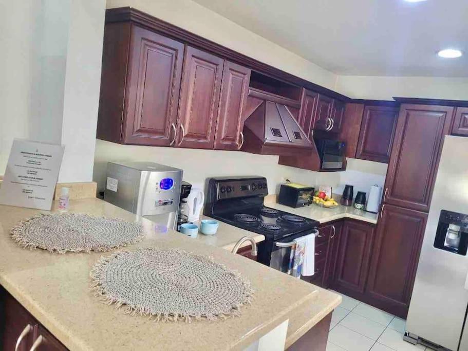 Lindo apartamento en zona muy exclusiva de Escazú