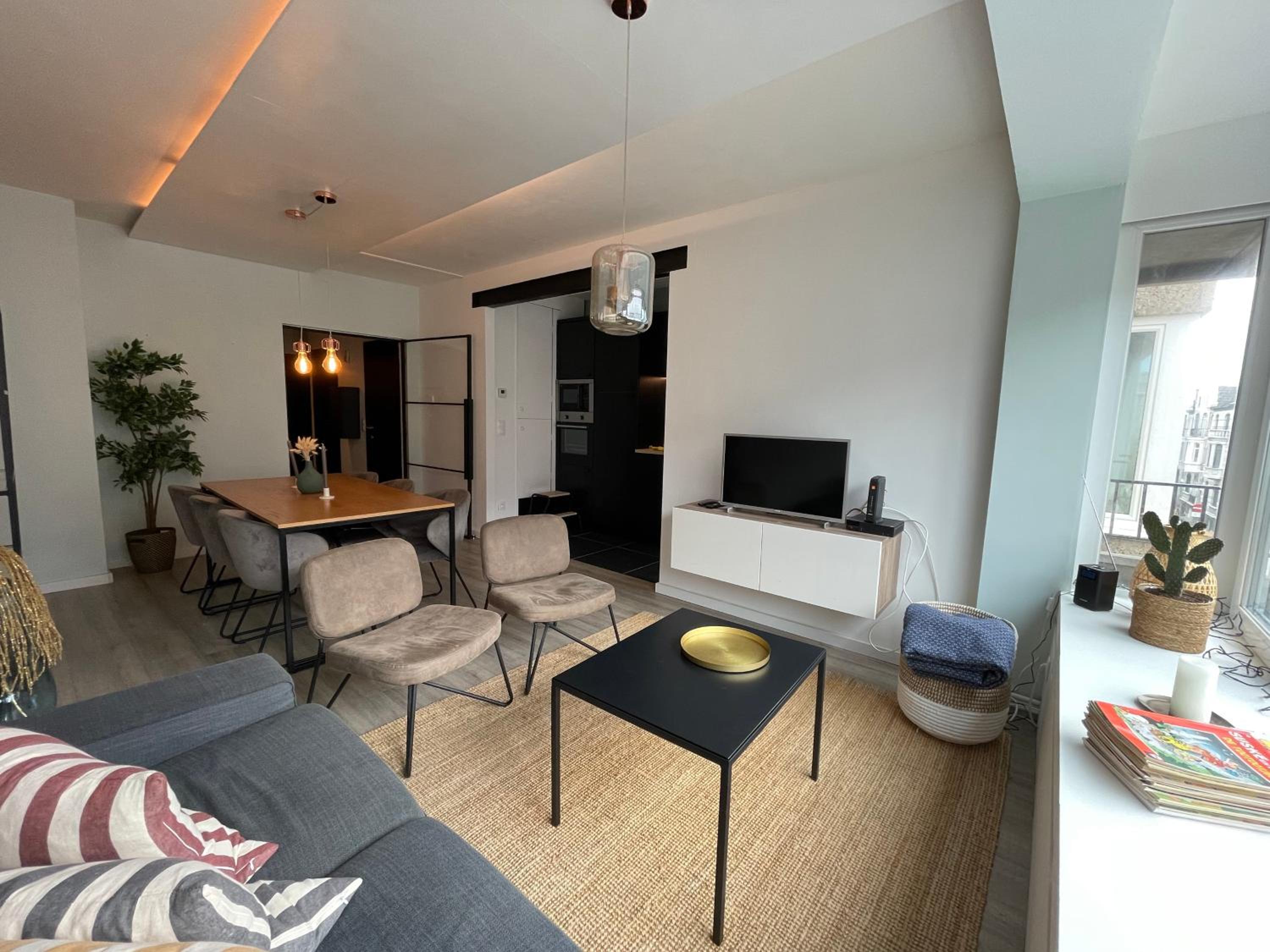 Cosy & bright apartment in Belle Epoque-area