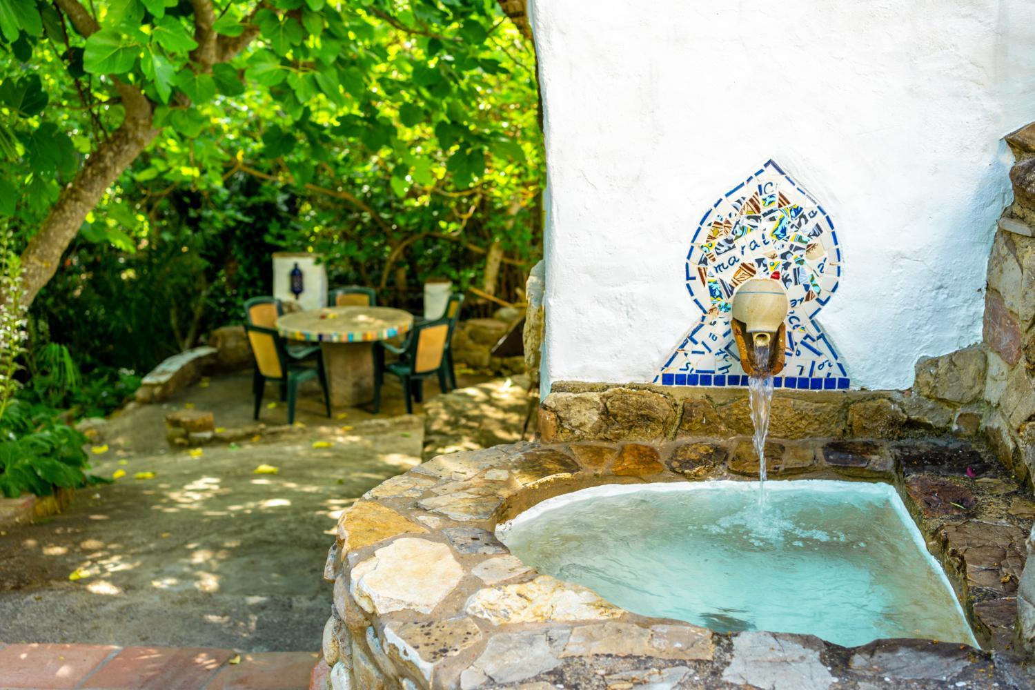 Cinco Lunas VEGETARIAN Guesthouse