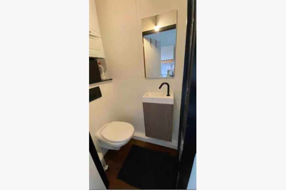 Trendy studio at top location
