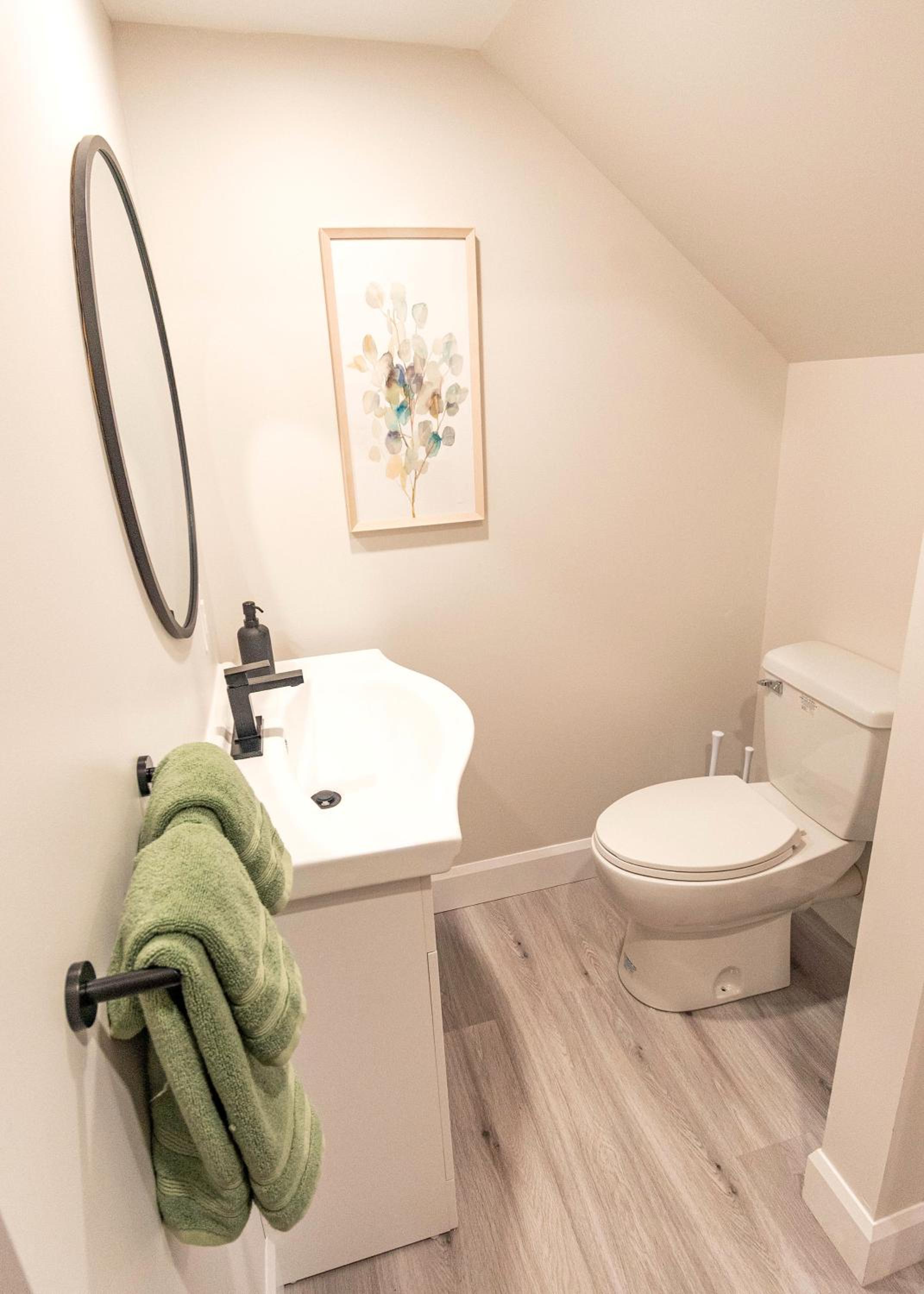 Hillside Haven 1 Bedroom with Hot Tub