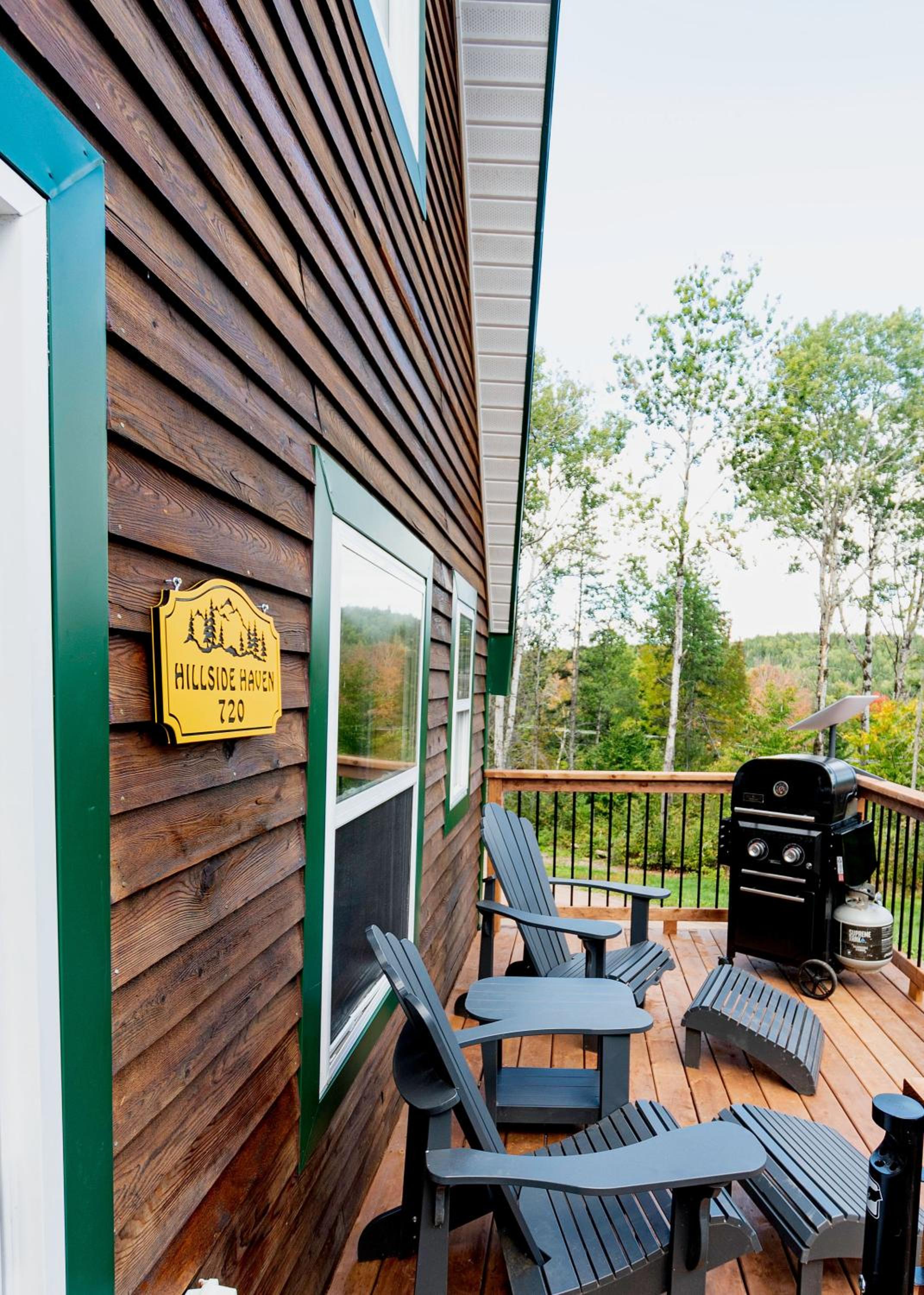Hillside Haven 1 Bedroom with Hot Tub