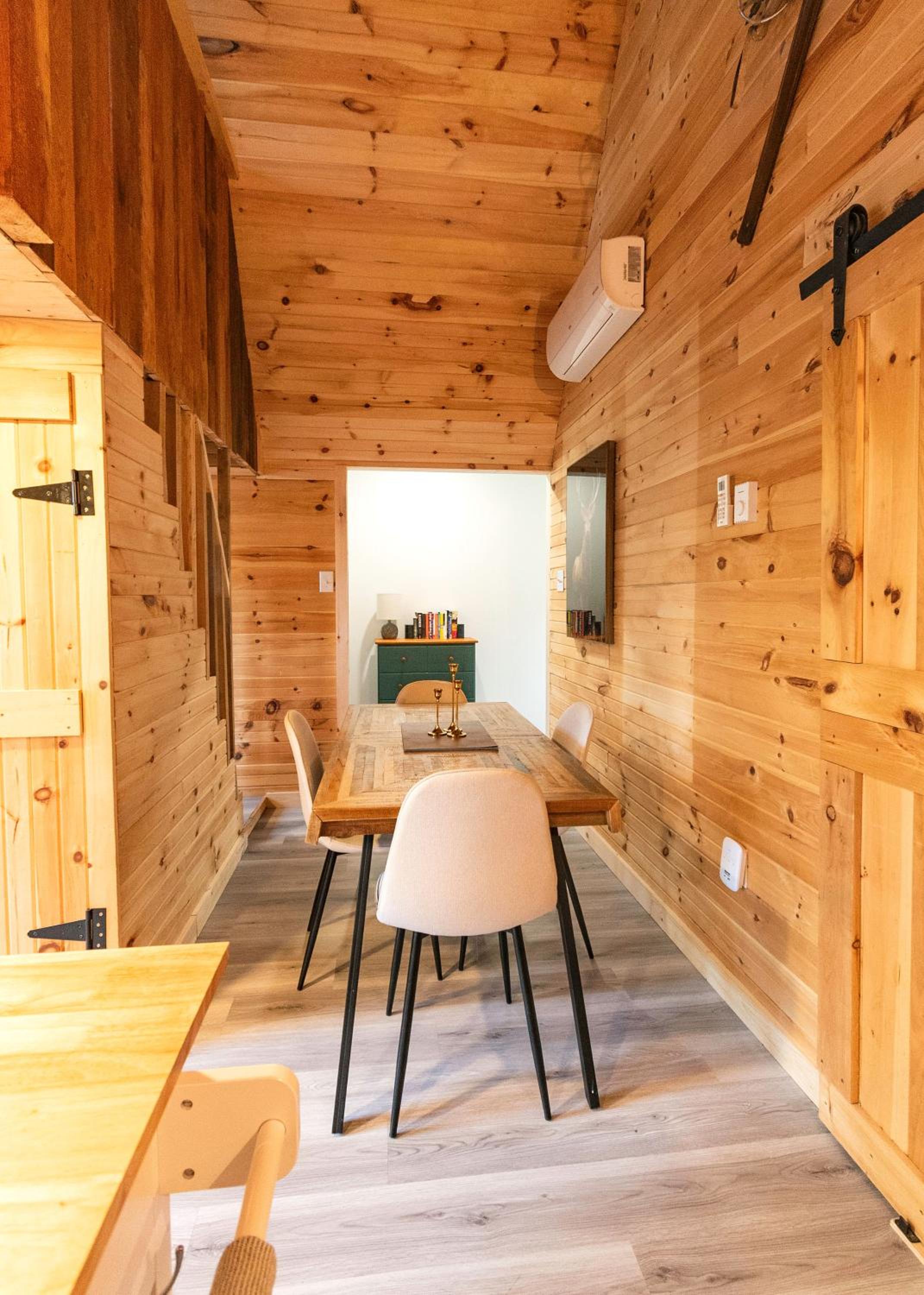 Hillside Haven 1 Bedroom with Hot Tub