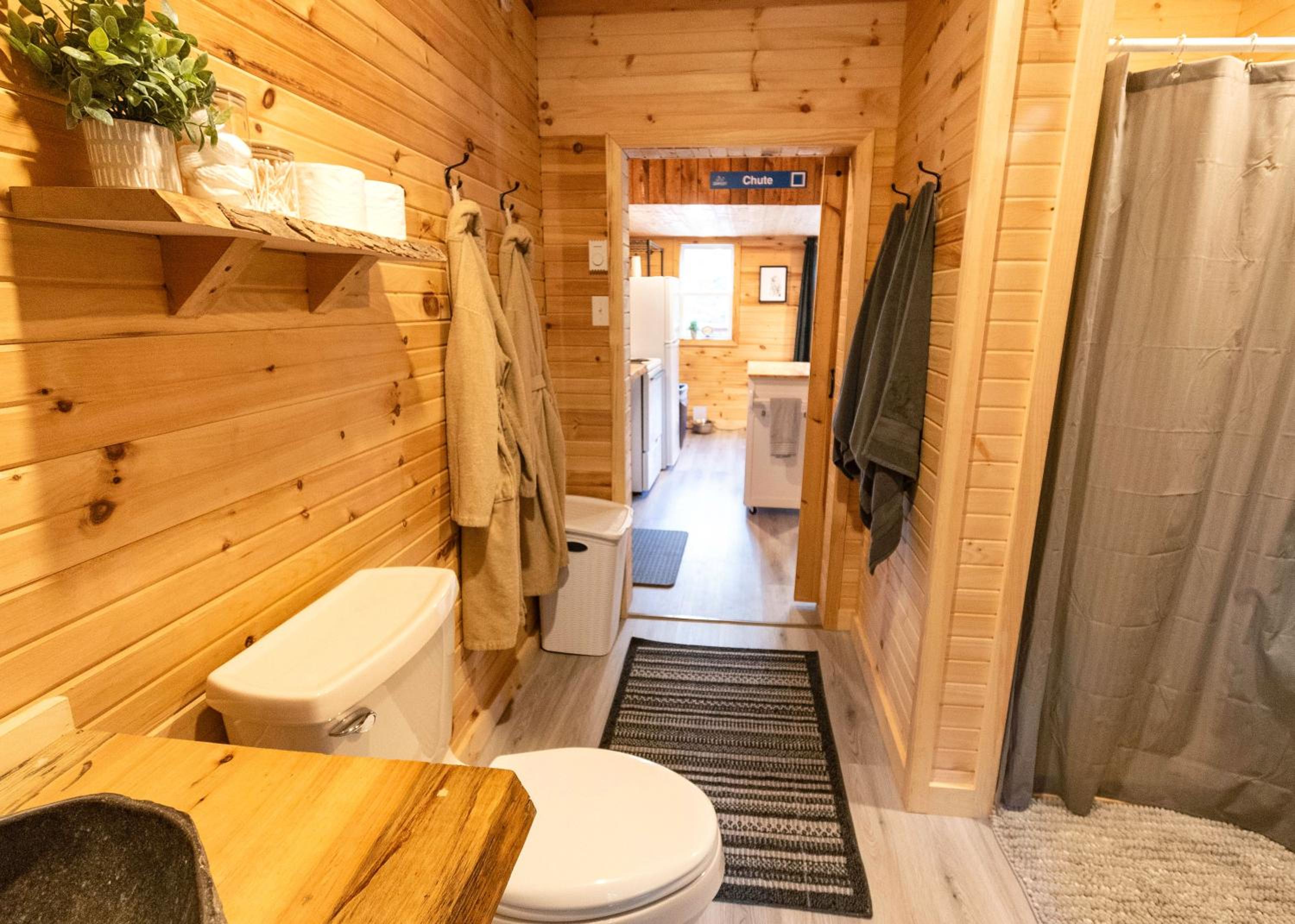 Hillside Haven 1 Bedroom with Hot Tub
