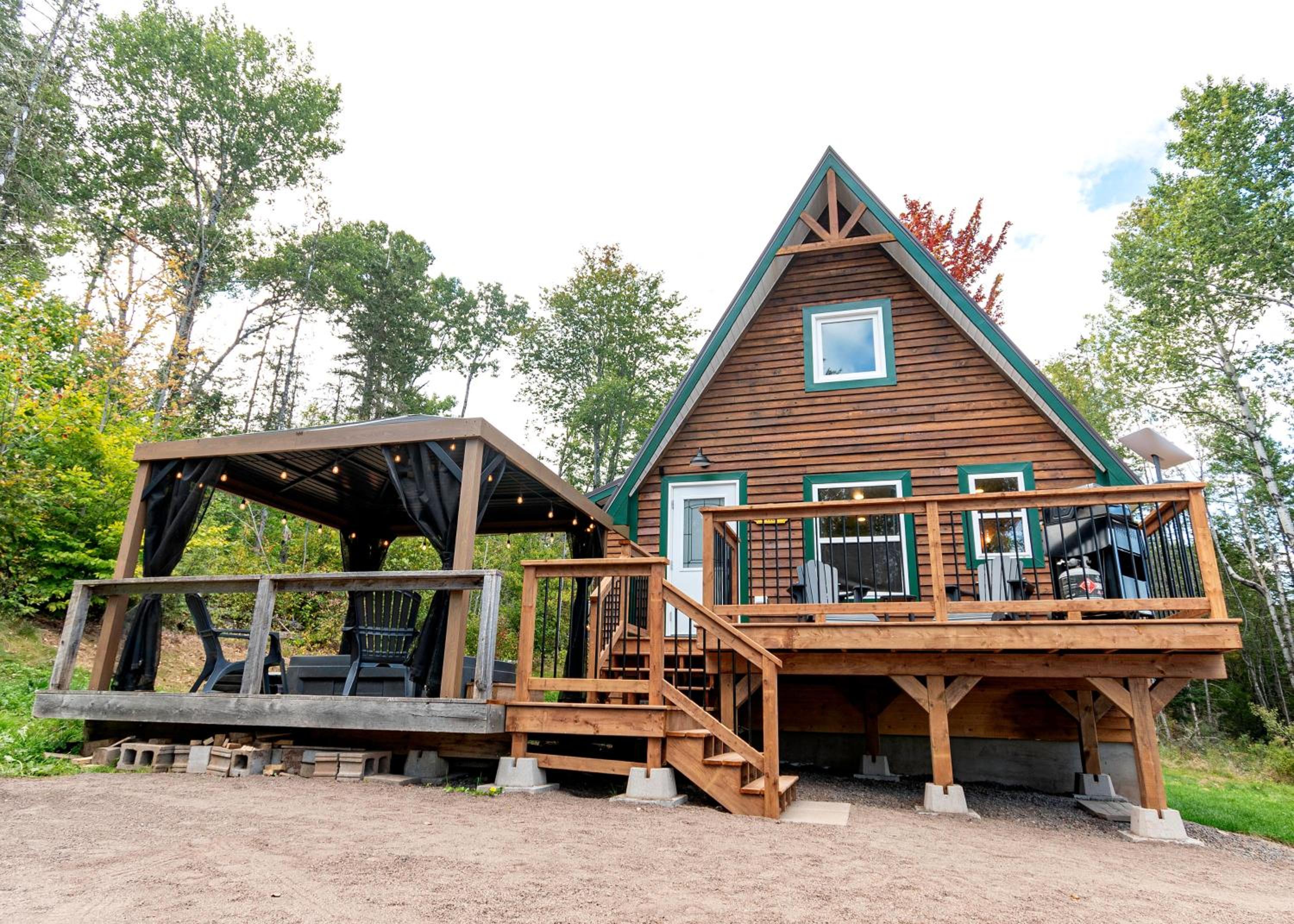 Hillside Haven 1 Bedroom with Hot Tub